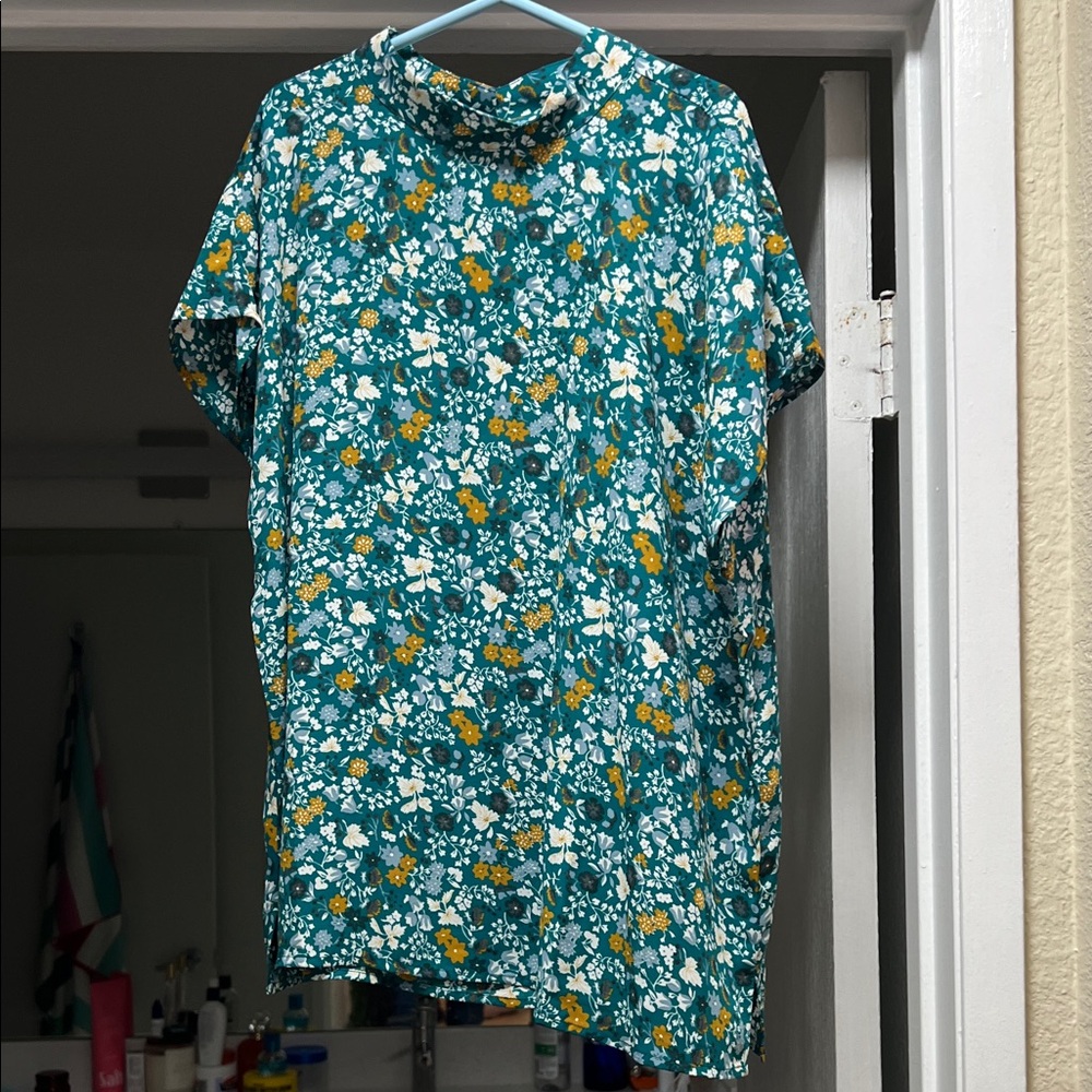 Ann Taylor Floral Teel Women’s Blouse